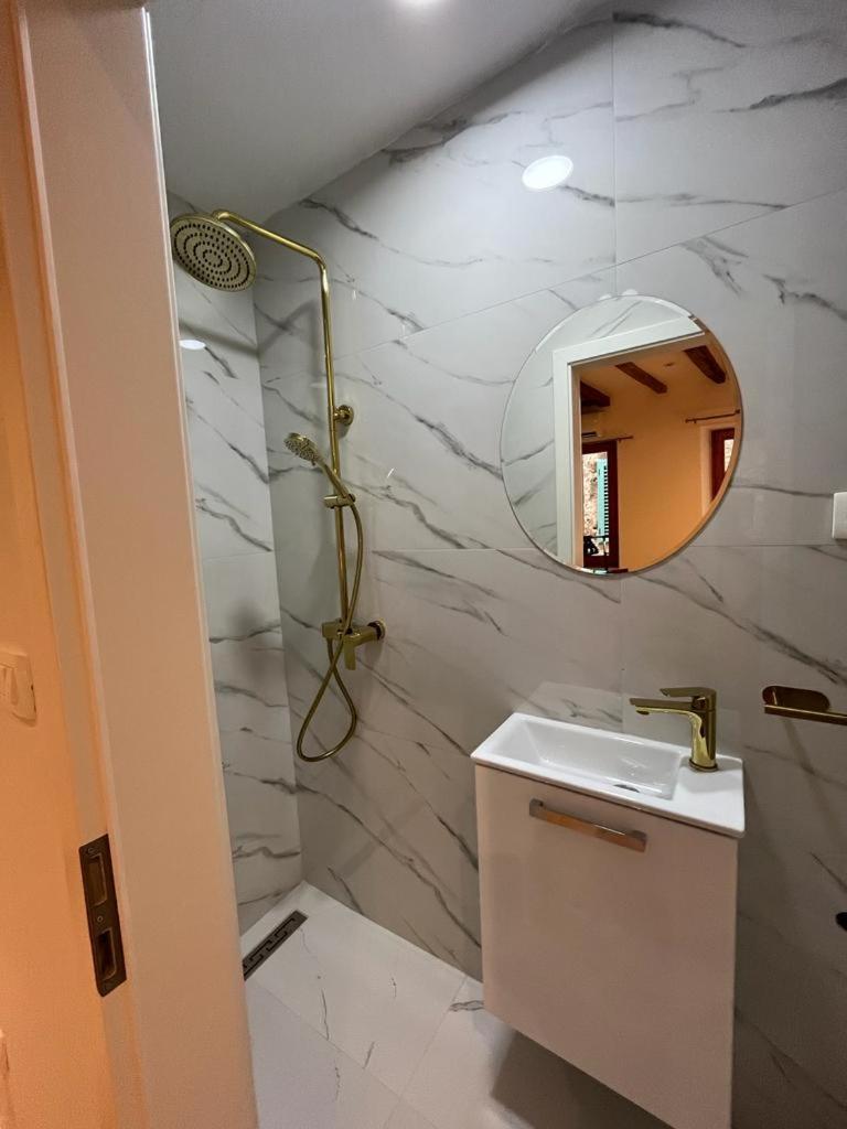 Vintage Apartment Rovinj Old Town ภายนอก รูปภาพ